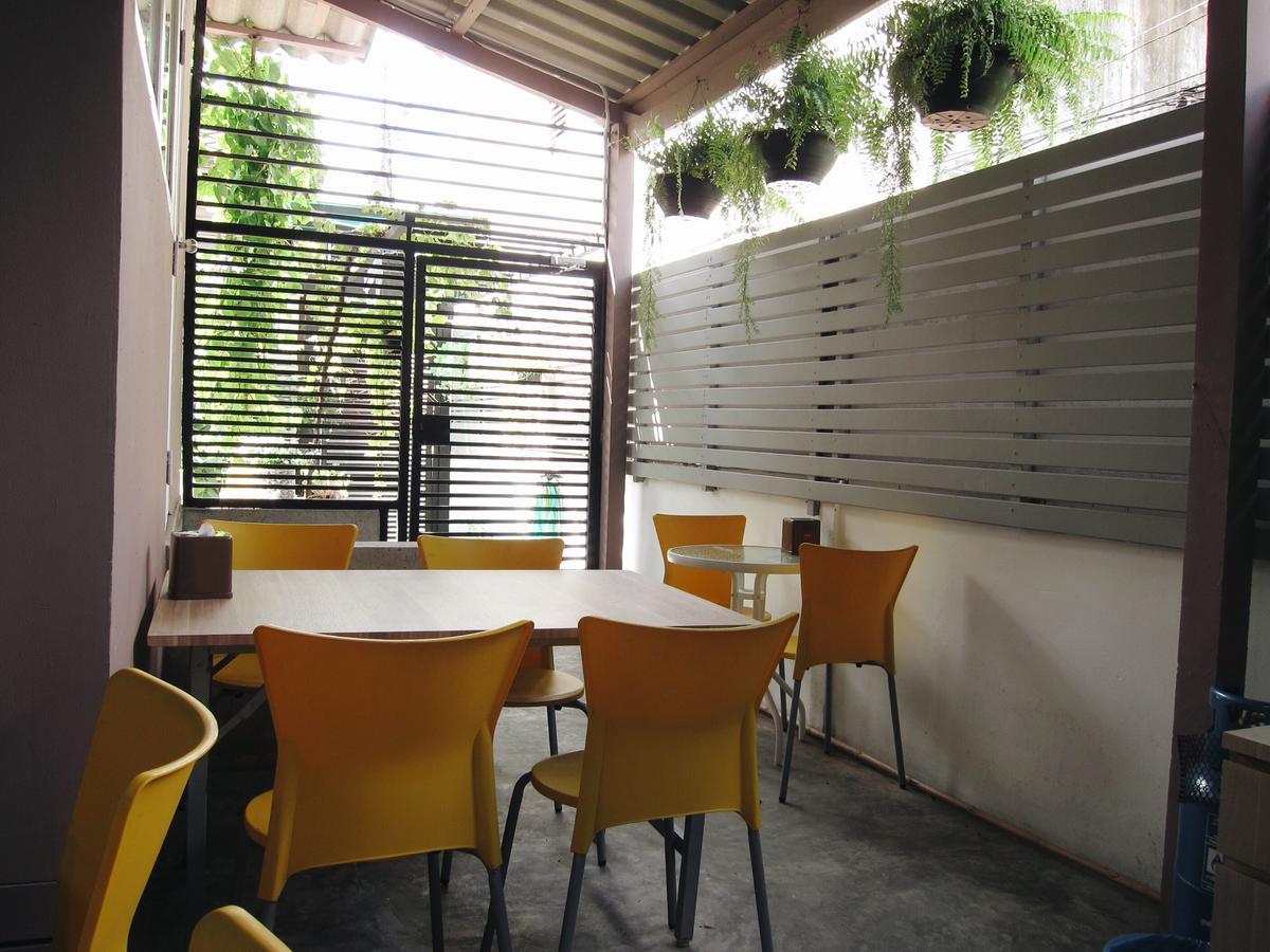Hostel Baan Nai Trok Bangkok Zewnętrze zdjęcie